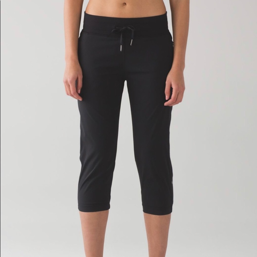 Lululemon dance studio crop